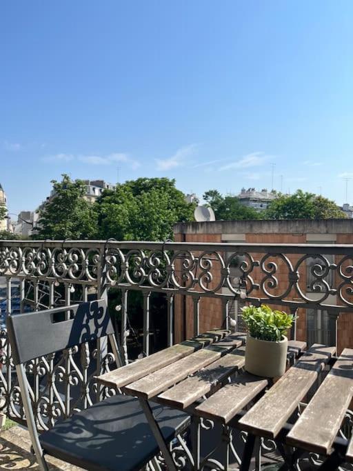 Beautiful Apartment With Balcony باريس المظهر الخارجي الصورة