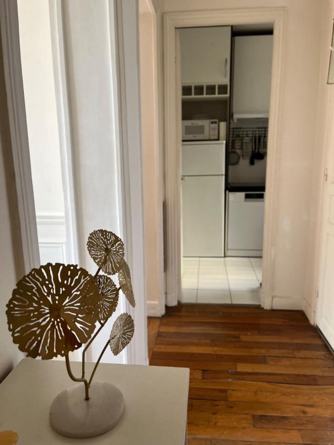 Beautiful Apartment With Balcony باريس المظهر الخارجي الصورة